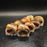 Łosoś, tuńczyk i chilli owinięta w węgorza